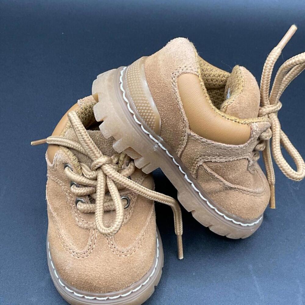 EUC Baby Shoes Action Flex McKids Size 2 Brown Suede Lace Up